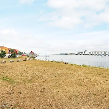 6 Person In Rudkobing-by Traum