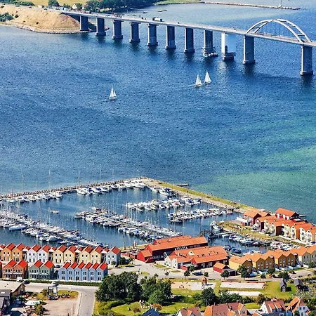 6 Person In Rudkobing-by Traum