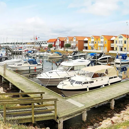 6 Person In Rudkobing-by Traum *