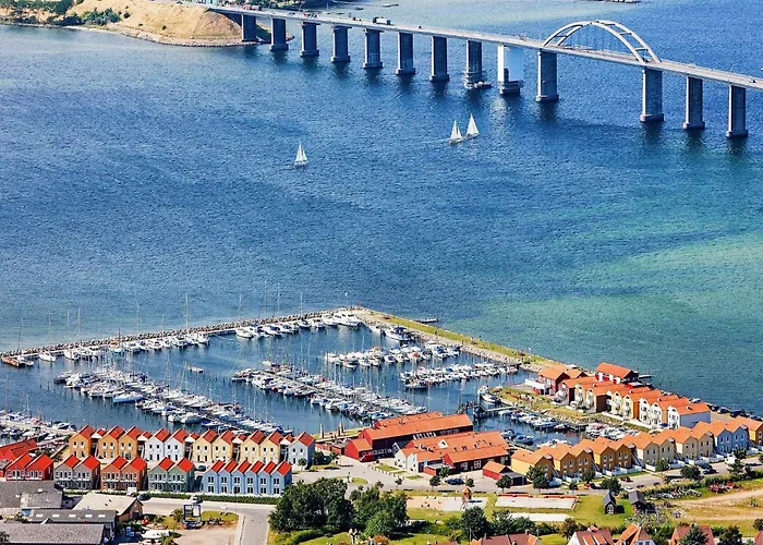 6 Person In Rudkobing-by Traum