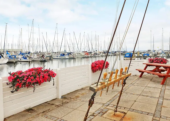 6 Person In Rudkobing-by Traum * Рудкёбинг