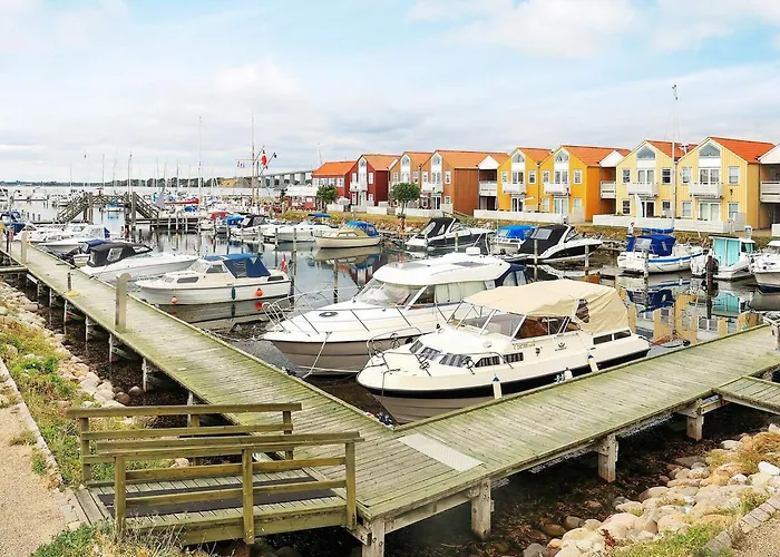 6 Person In Rudkobing-by Traum *